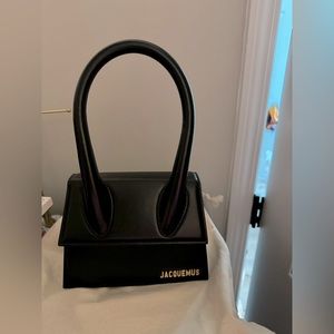 Jacquemus Le Chiquito Moyen Shoulder Bag